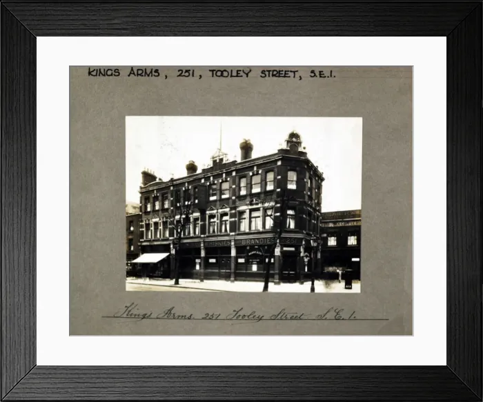 Framed Print : Photograph of Kings Arms, Bermondsey, London Framed Print : Photograph of Kings Arms, Bermondsey, London