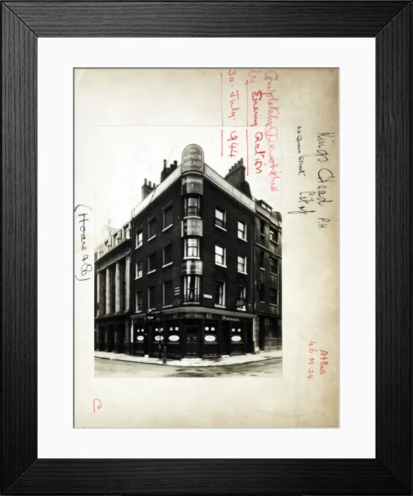 Framed Print : Photograph of Kings Head PH, City, London Framed Print : Photograph of Kings Head PH, City, London