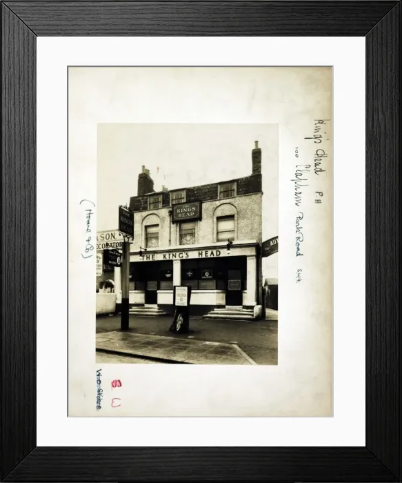 Framed Print : Photograph of Kings Head PH, Clapham, London Framed Print : Photograph of Kings Head PH, Clapham, London