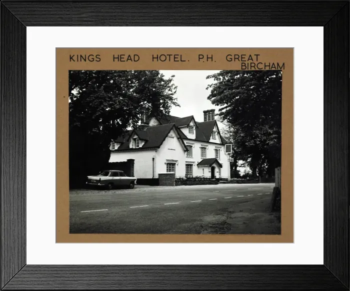 Framed Print : Photograph of Kings Head Hotel, Great Bircham, Norfolk Framed Print : Photograph of Kings Head Hotel, Great Bircham, Norfolk