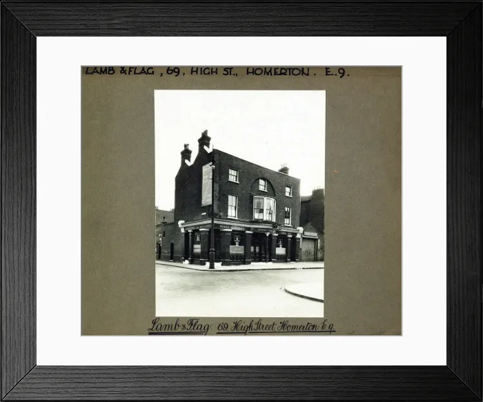 Framed Print : Photograph of Lamb & Flag PH, Homerton, London Framed Print : Photograph of Lamb & Flag PH, Homerton, London