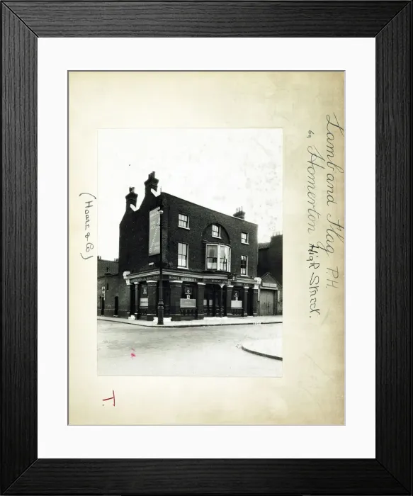Framed Print : Photograph of Lamb & Flag PH, Homerton, London Framed Print : Photograph of Lamb & Flag PH, Homerton, London
