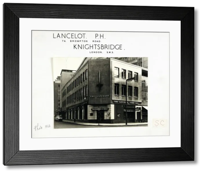 Framed Print : Photograph of Lancelot PH, Knightsbridge, London Framed Print : Photograph of Lancelot PH, Knightsbridge, London