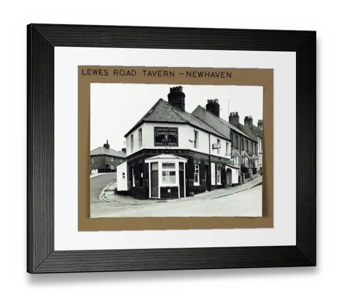 Framed Print : Photograph of Lewes Road Tavern, Newhaven, Sussex Framed Print : Photograph of Lewes Road Tavern, Newhaven, Sussex