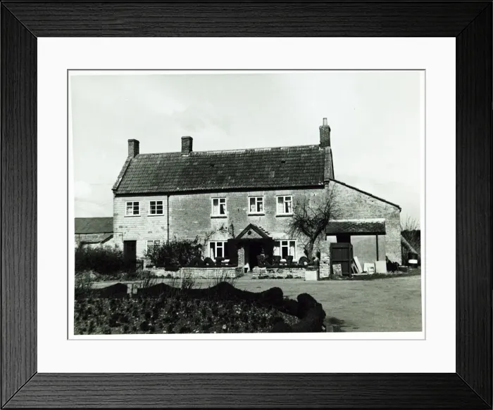 Framed Print : Photograph of Limekiln Inn, Langport, Somerset Framed Print : Photograph of Limekiln Inn, Langport, Somerset