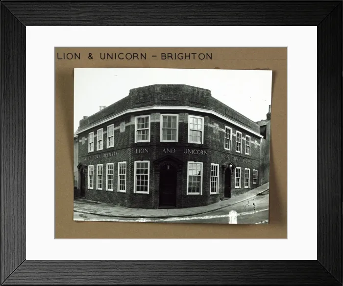 Framed Print : Photograph of Lion & Unicorn PH, Brighton, Sussex Framed Print : Photograph of Lion & Unicorn PH, Brighton, Sussex