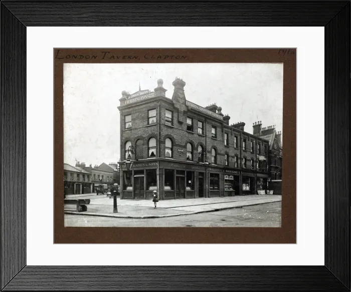 Framed Print : Photograph of London Tavern, Clapton, London Framed Print : Photograph of London Tavern, Clapton, London