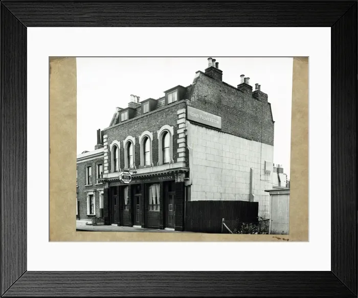 Framed Print : Photograph of Lord Palmerston PH, East Dulwich, London Framed Print : Photograph of Lord Palmerston PH, East Dulwich, London