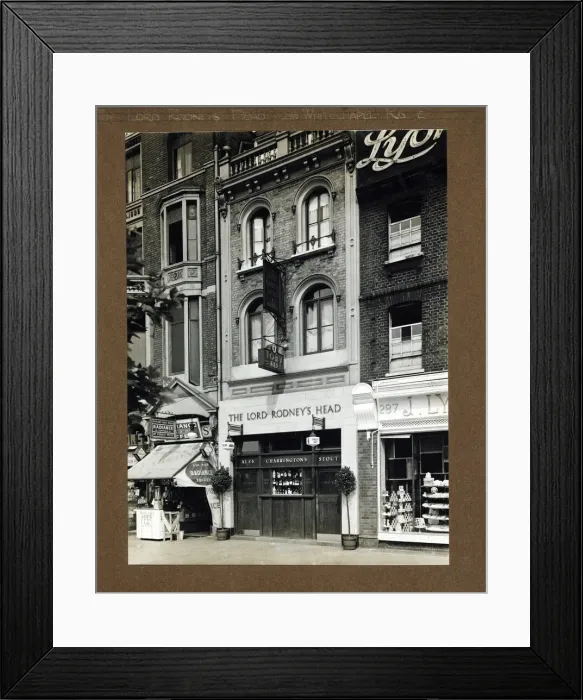 Framed Print : Photograph of Lord Rodneys Head PH, Whitechapel, London Framed Print : Photograph of Lord Rodneys Head PH, Whitechapel, London