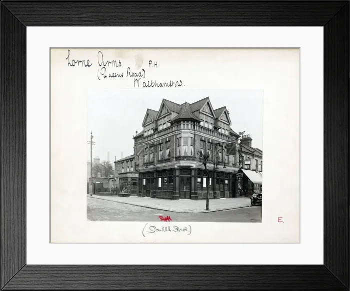 Framed Print : Photograph of Lorne Arms, Walthamstow, London Framed Print : Photograph of Lorne Arms, Walthamstow, London