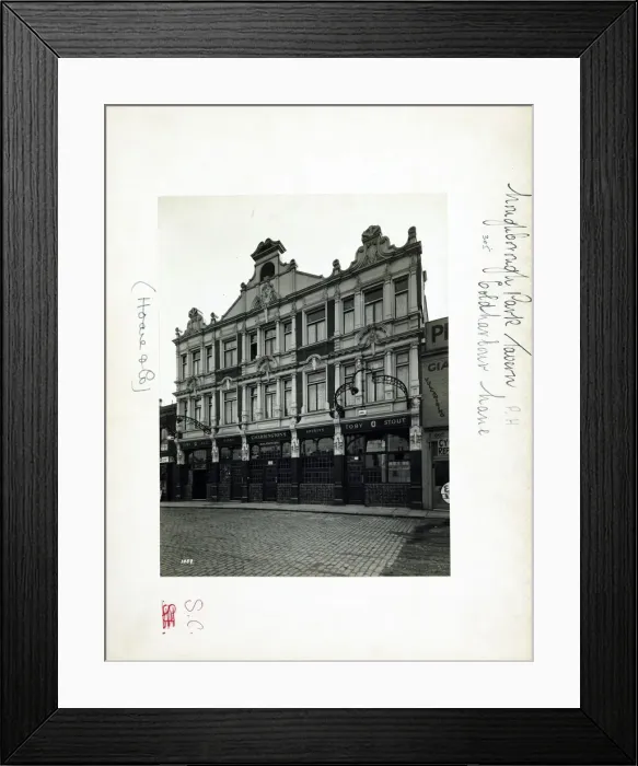 Framed Print : Photograph of Loughborough Park Tavern, Stockwell, London Framed Print : Photograph of Loughborough Park Tavern, Stockwell, London