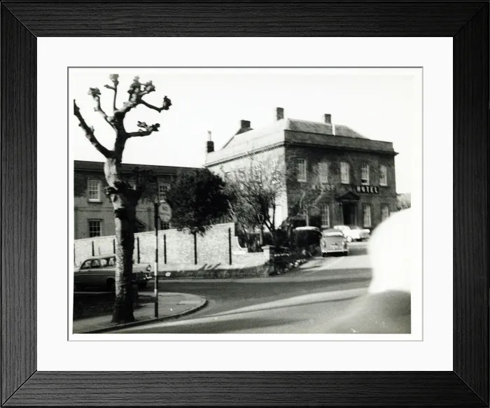 Framed Print : Photograph of Manor Hotel, Yeovil, Somerset Framed Print : Photograph of Manor Hotel, Yeovil, Somerset