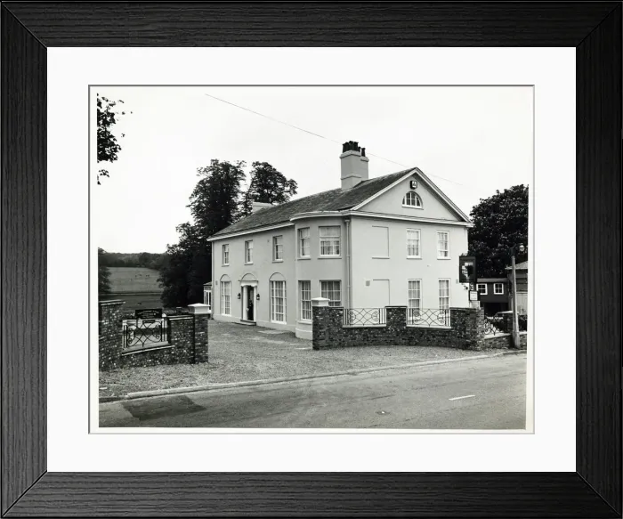 Framed Print : Photograph of Marchmont Arms, Piccotts End, Hertfordshire Framed Print : Photograph of Marchmont Arms, Piccotts End, Hertfordshire