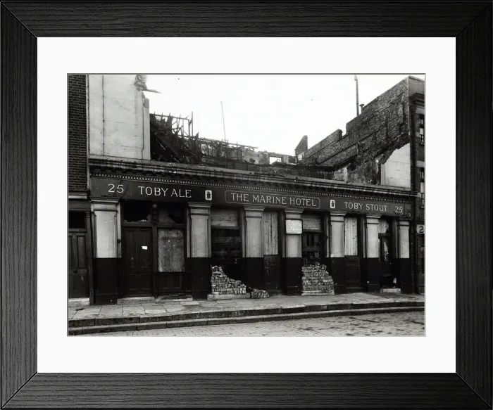 Framed Print : Photograph of Marine Hotel, Silvertown, London Framed Print : Photograph of Marine Hotel, Silvertown, London