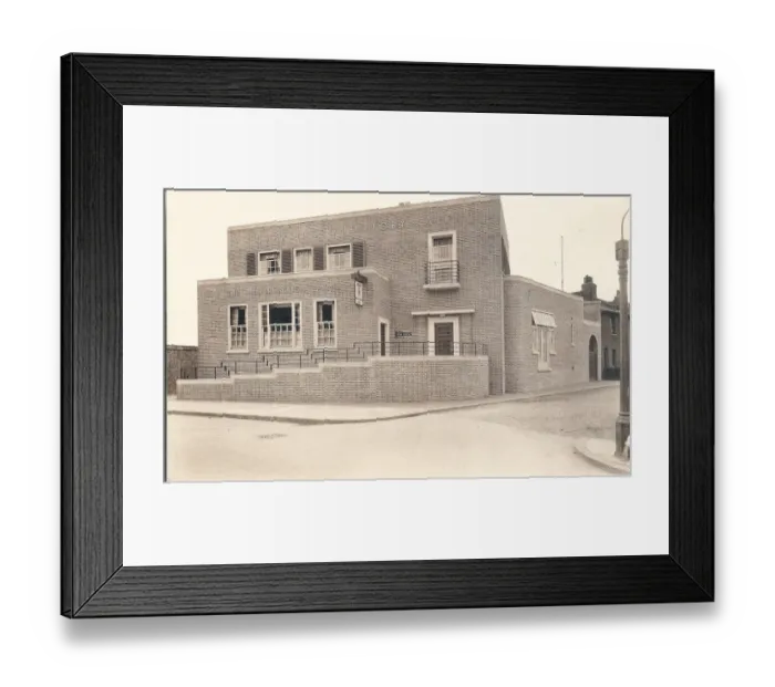 Framed Print : Photograph of Marlborough Arms, Old Kent Road, London Framed Print : Photograph of Marlborough Arms, Old Kent Road, London