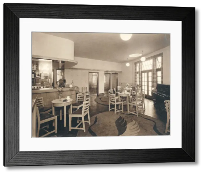 Framed Print : Photograph of Marlborough Arms, Old Kent Road, London Framed Print : Photograph of Marlborough Arms, Old Kent Road, London
