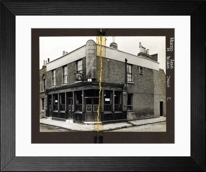 Framed Print : Photograph of Mercers Arms, Stepney, London Framed Print : Photograph of Mercers Arms, Stepney, London