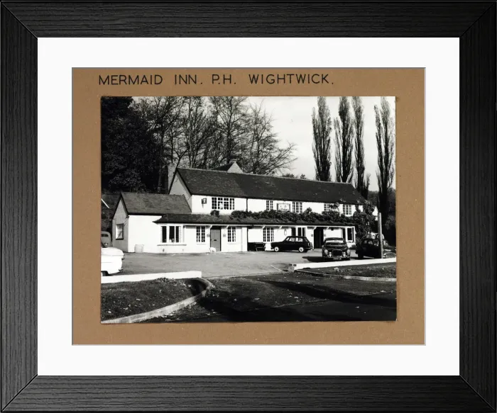 Framed Print : Photograph of Mermaid Inn, Wightwick, Staffordshire Framed Print : Photograph of Mermaid Inn, Wightwick, Staffordshire