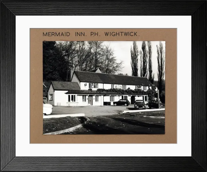 Framed Print : Photograph of Mermaid Inn, Wightwick, Staffordshire Framed Print : Photograph of Mermaid Inn, Wightwick, Staffordshire