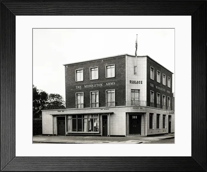 Framed Print : Photograph of Middleton Arms, Dalston, London Framed Print : Photograph of Middleton Arms, Dalston, London