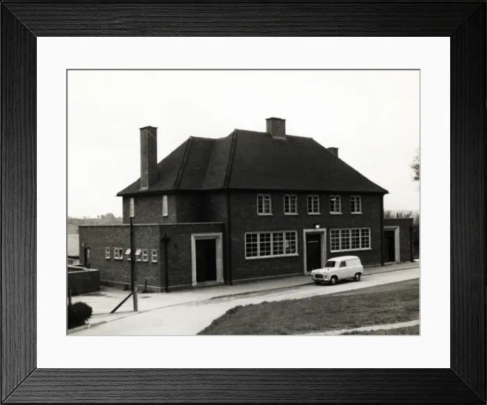 Framed Print : Photograph of Milford Inn, Yeovil, Somerset Framed Print : Photograph of Milford Inn, Yeovil, Somerset