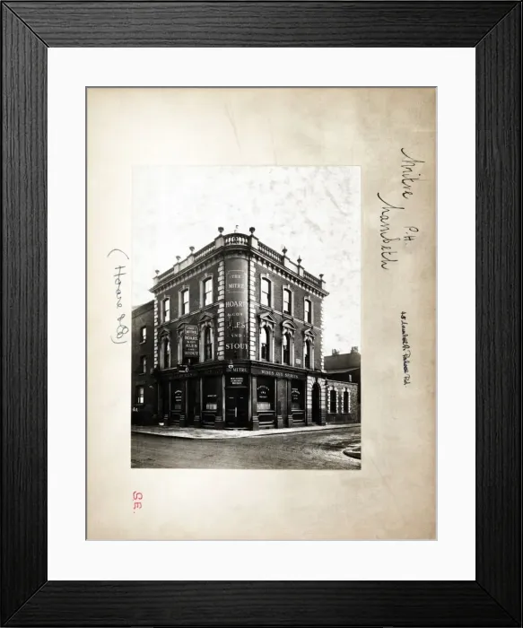 Framed Print : Photograph of Mitre PH, Lambeth, London Framed Print : Photograph of Mitre PH, Lambeth, London