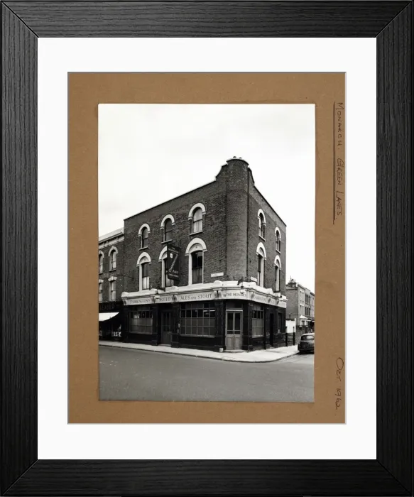 Framed Print : Photograph of Monarch PH, Green Lanes, London Framed Print : Photograph of Monarch PH, Green Lanes, London