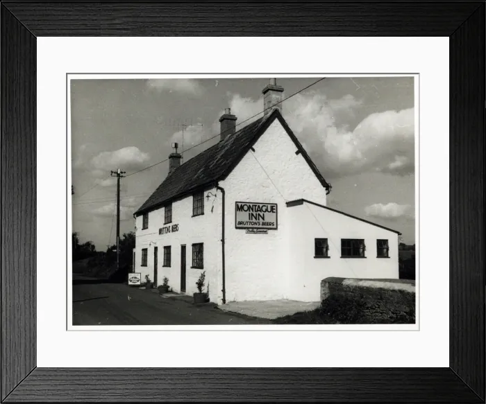 Framed Print : Photograph of Montague Inn, Wincanton, Somerset Framed Print : Photograph of Montague Inn, Wincanton, Somerset