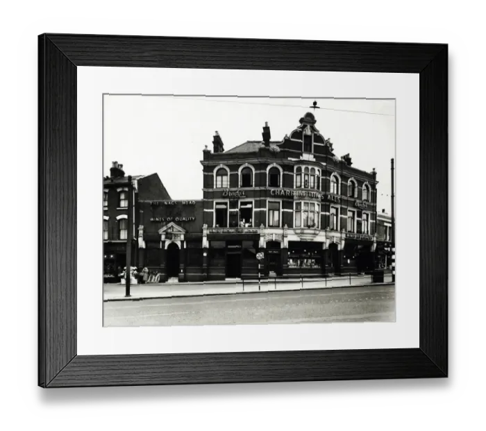Framed Print : Photograph of Nags Head PH, Wood Green, London Framed Print : Photograph of Nags Head PH, Wood Green, London