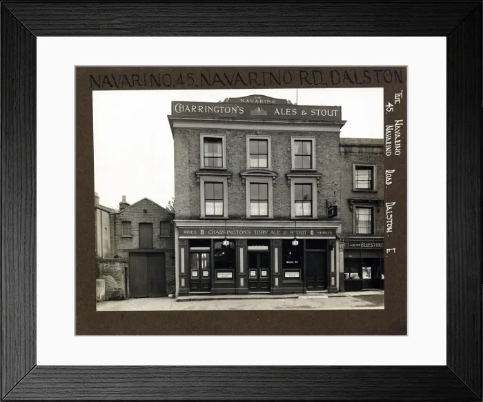 Framed Print : Photograph of Navarino PH, Dalston, London Framed Print : Photograph of Navarino PH, Dalston, London