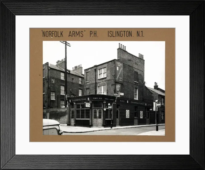 Framed Print : Photograph of Norfolk Arms, Islington, London Framed Print : Photograph of Norfolk Arms, Islington, London