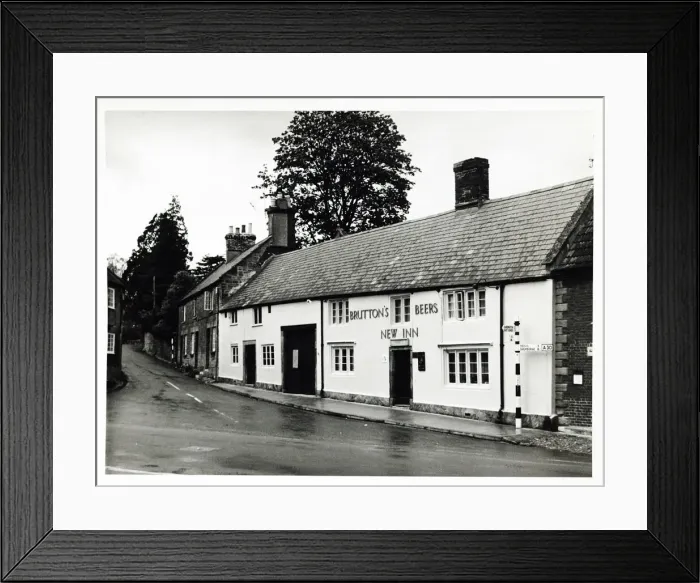 Framed Print : Photograph of New Inn, Yeovil, Somerset Framed Print : Photograph of New Inn, Yeovil, Somerset