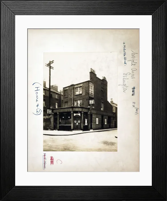 Framed Print : Photograph of Norfolk Arms, Islington, London Framed Print : Photograph of Norfolk Arms, Islington, London