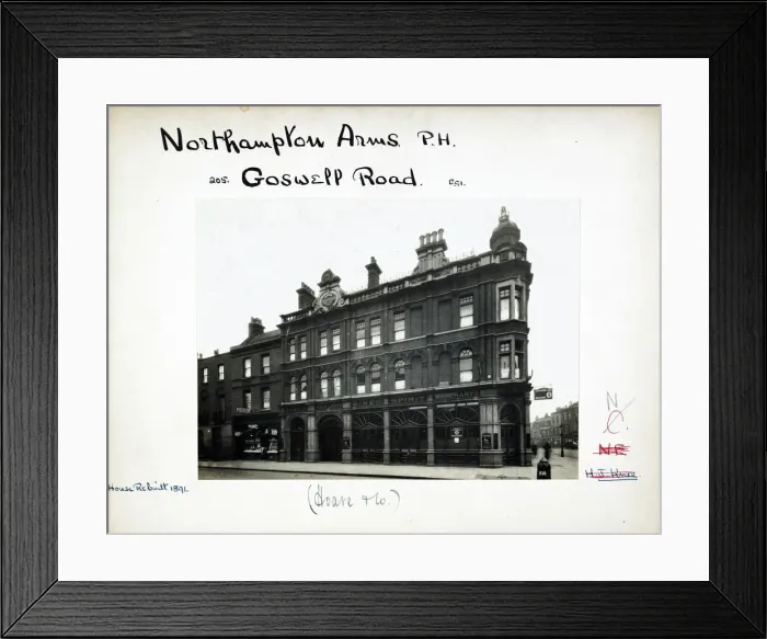 Framed Print : Photograph of Northampton Arms, Clerkenwell, London Framed Print : Photograph of Northampton Arms, Clerkenwell, London