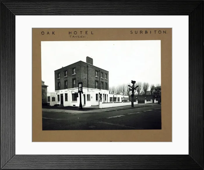 Framed Print : Photograph of Oak Tavern, Surbiton, Surrey Framed Print : Photograph of Oak Tavern, Surbiton, Surrey