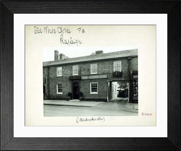 Framed Print : Photograph of Old White Horse PH, Rayleigh, Essex Framed Print : Photograph of Old White Horse PH, Rayleigh, Essex