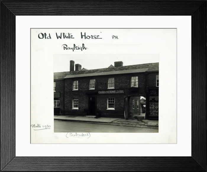 Framed Print : Photograph of Old White Horse PH, Rayleigh, Essex Framed Print : Photograph of Old White Horse PH, Rayleigh, Essex