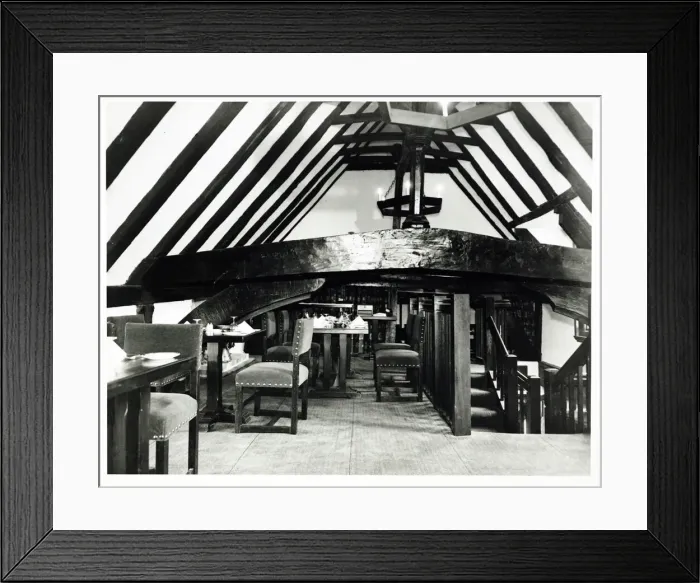 Framed Print : Photograph of Olde Six Bells PH, Horley, Sussex Framed Print : Photograph of Olde Six Bells PH, Horley, Sussex