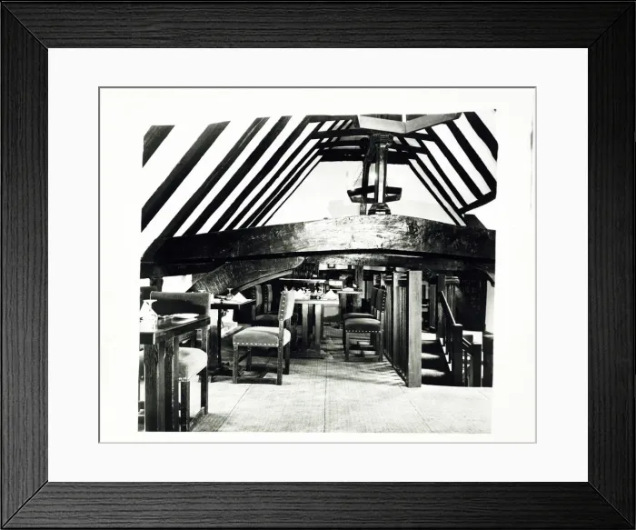Framed Print : Photograph of Olde Six Bells PH, Horley, Sussex Framed Print : Photograph of Olde Six Bells PH, Horley, Sussex