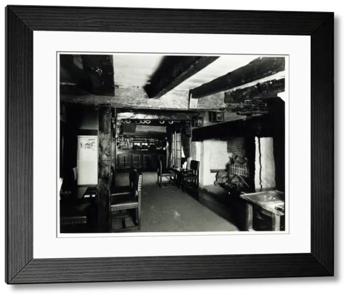 Framed Print : Photograph of Olde Six Bells PH, Horley, Sussex Framed Print : Photograph of Olde Six Bells PH, Horley, Sussex