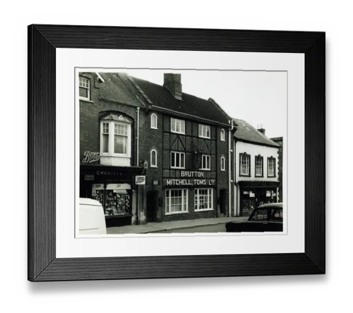 Framed Print : Photograph of Olde Vine PH, Ilminster, Somerset Framed Print : Photograph of Olde Vine PH, Ilminster, Somerset