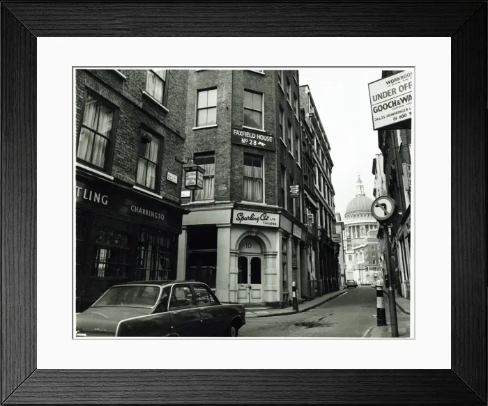 Framed Print : Photograph of Olde Watling PH, Bow, London Framed Print : Photograph of Olde Watling PH, Bow, London