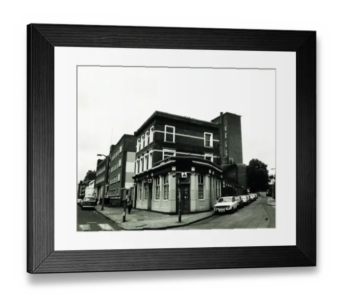 Framed Print : Photograph of Oporto PH, Limehouse, London Framed Print : Photograph of Oporto PH, Limehouse, London