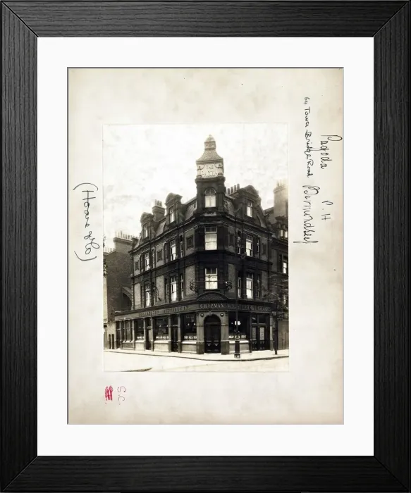 Framed Print : Photograph of Pagoda PH, Bermondsey, London Framed Print : Photograph of Pagoda PH, Bermondsey, London