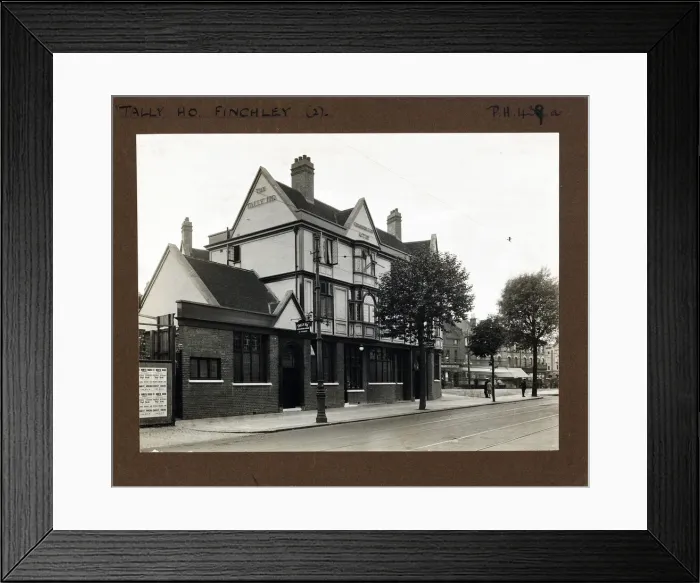 Framed Print : Photograph of Park Road Hotel, North Finchley (New), London Framed Print : Photograph of Park Road Hotel, North Finchley (New), London