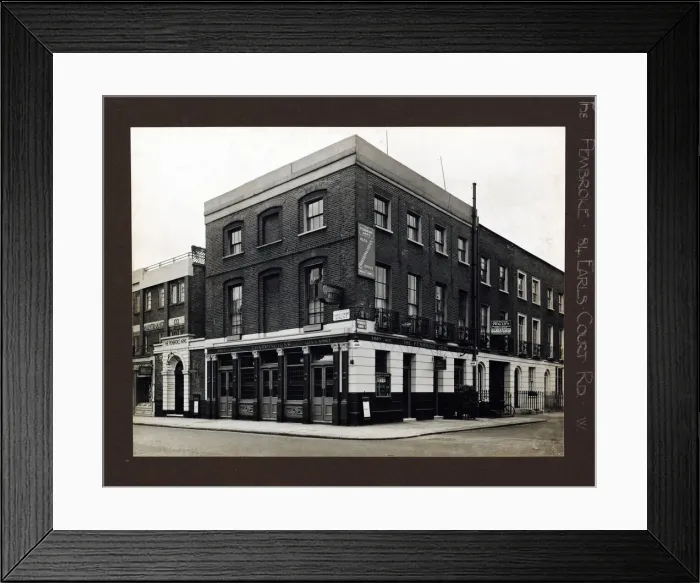 Framed Print : Photograph of Pembroke PH, Kensington, London Framed Print : Photograph of Pembroke PH, Kensington, London