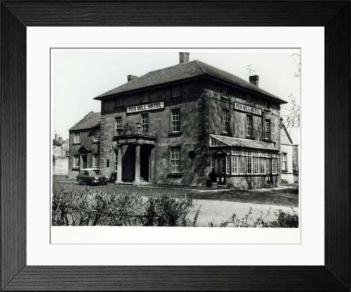 Framed Print : Photograph of Pen Mill Hotel, Yeovil, Somerset Framed Print : Photograph of Pen Mill Hotel, Yeovil, Somerset