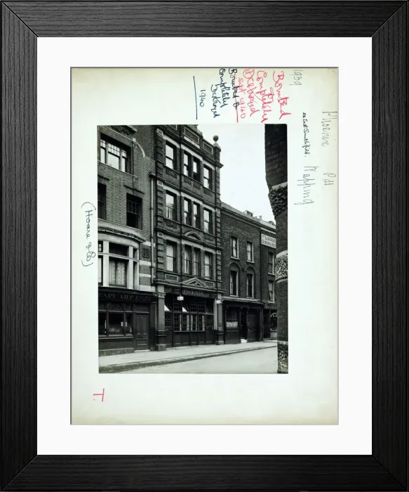 Framed Print : Photograph of Phoenix PH, Wapping, London Framed Print : Photograph of Phoenix PH, Wapping, London