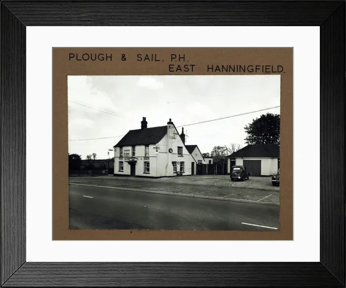 Framed Print : Photograph of Plough & Sail PH, Hanningfield, Essex Framed Print : Photograph of Plough & Sail PH, Hanningfield, Essex
