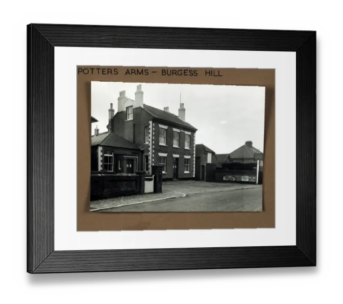 Framed Print : Photograph of Potters Arms, Burgess Hill, Sussex Framed Print : Photograph of Potters Arms, Burgess Hill, Sussex